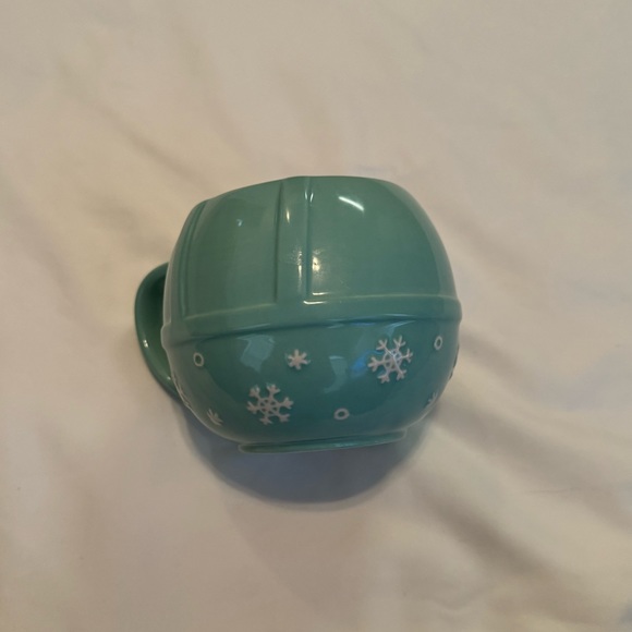 Baby Yoda Grogu Christmas Mug - Picture 2 of 4